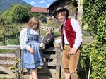 thumbnail_Trachtenpärchen.jpg